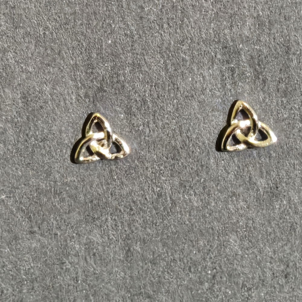Silver Celtic triquerta earings...25032